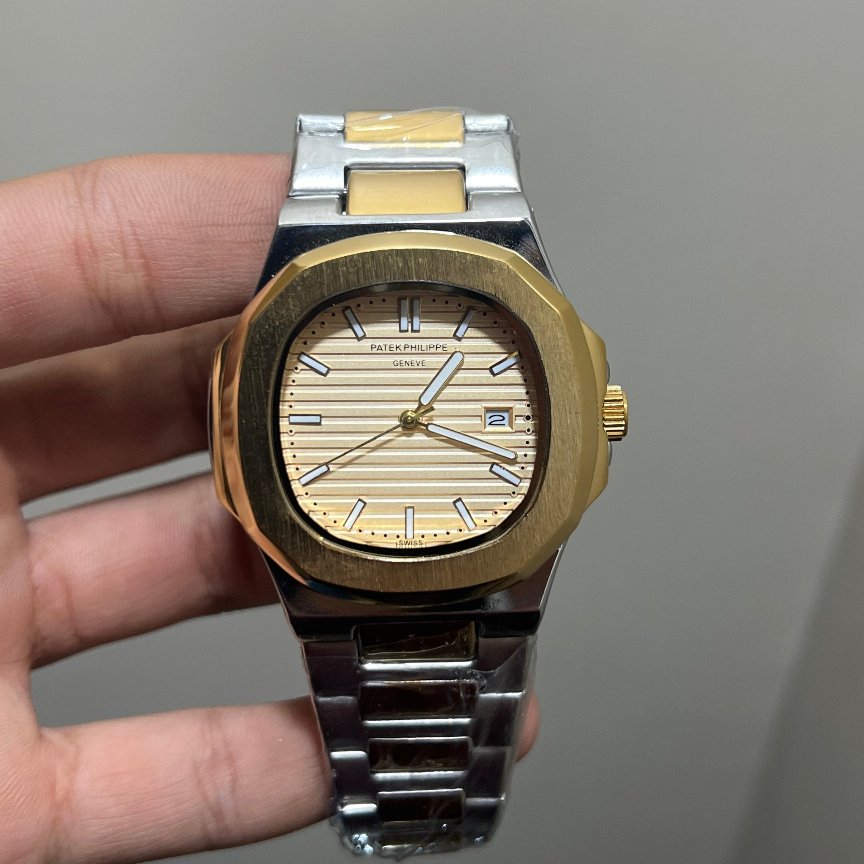 Patek  Phillipe - Nautilus
