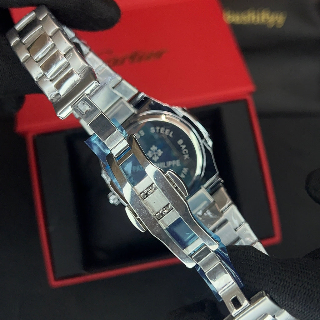 Patek  Phillipe - Nautilus