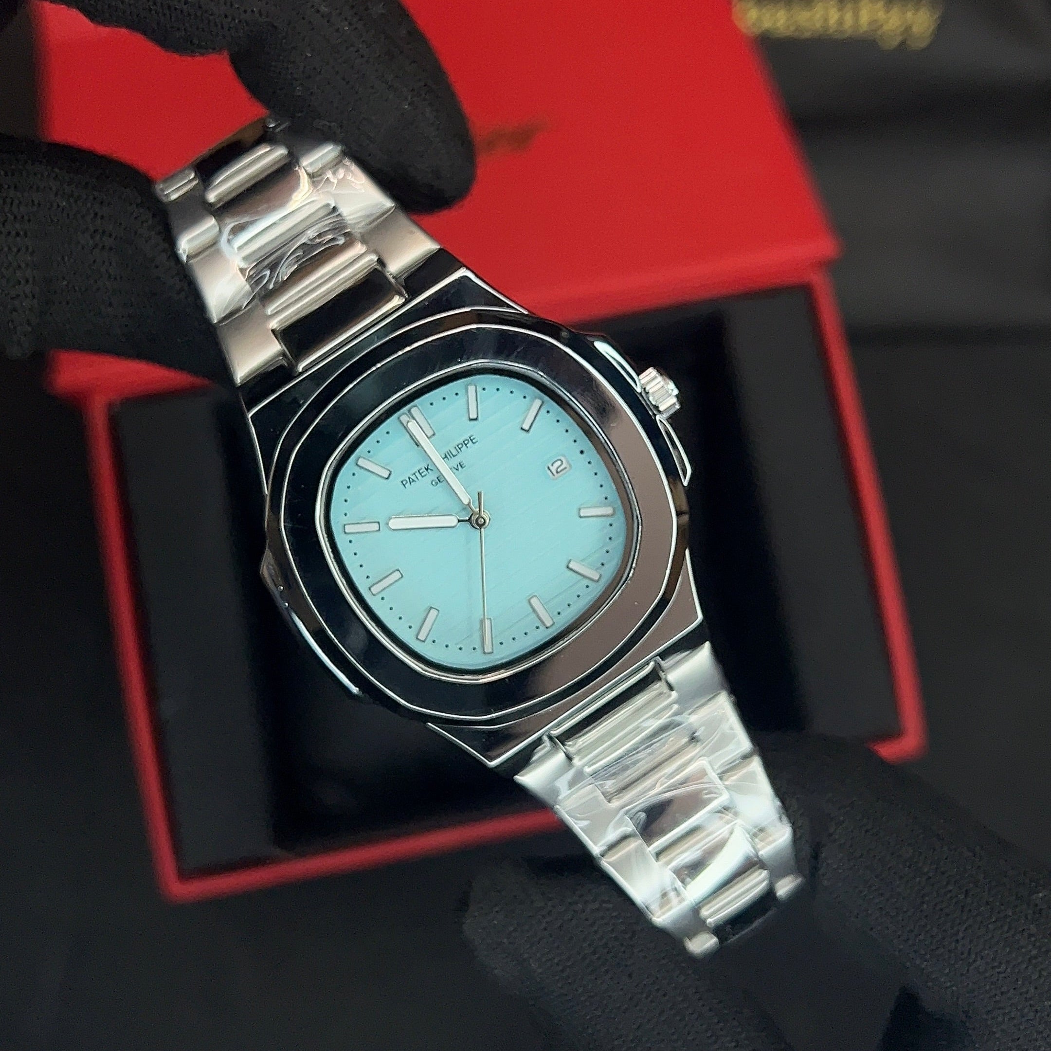 Patek  Phillipe - Nautilus