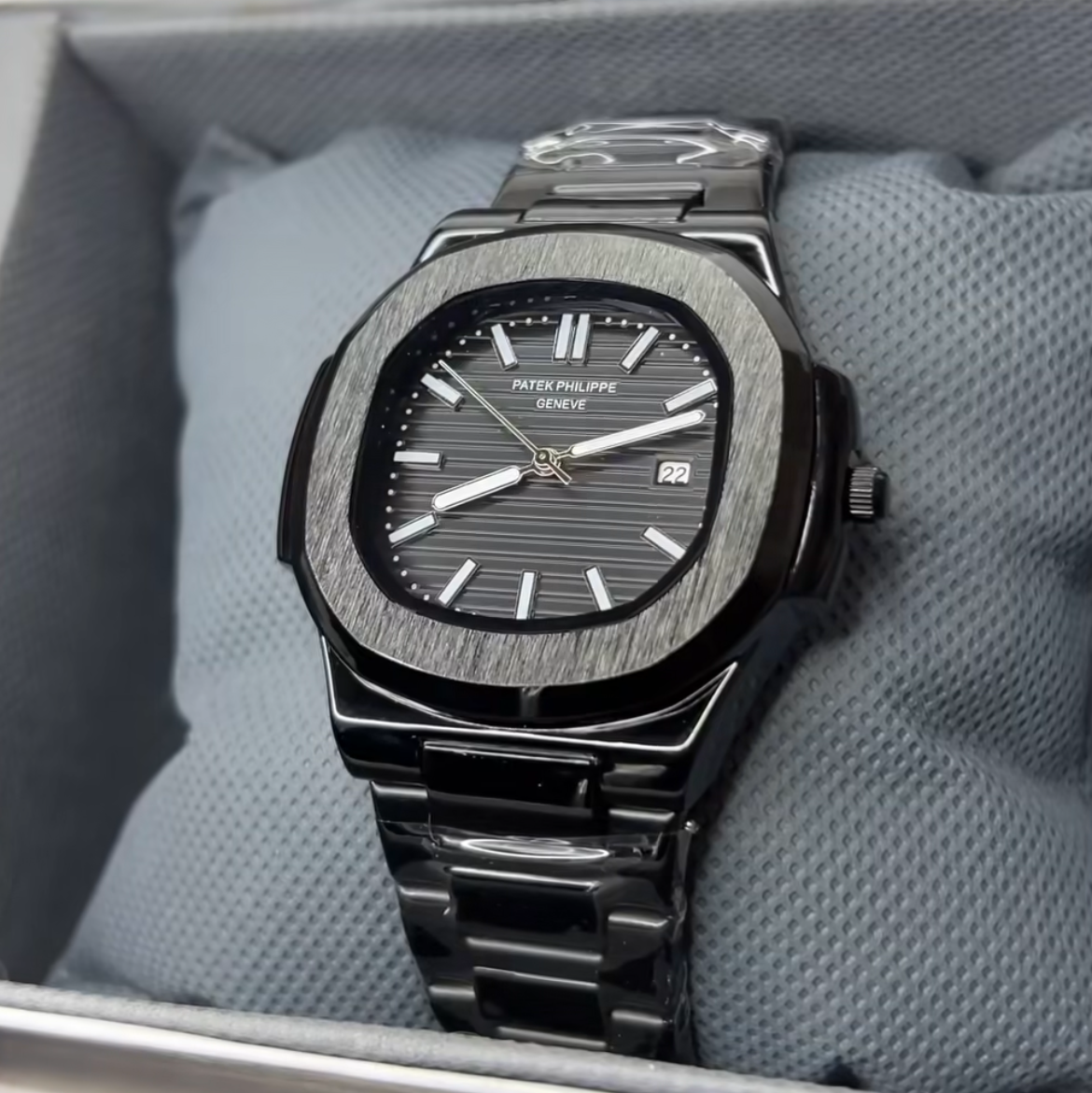 Patek  Phillipe - Nautilus