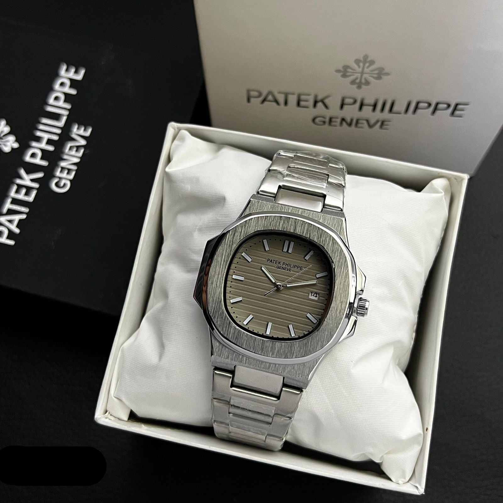 Patek Phillippe Nautilus - Classic